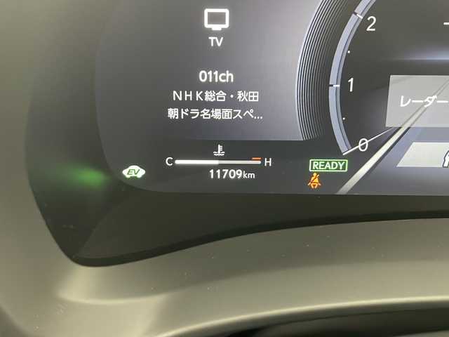 レクサス ＬＢＸ クール 秋田県 2024(令6)年 1.2万km パールⅡ 4WD/ワンオーナー/純正コネクティッドナビ（フルセグTV BT HDMI AMFMチューナー）/衝突被害軽減システム/レーンキープアシスト/クルーズコントロール/パーキングアシスト/クリアランスソナー/自動パーキングブレーキ/オートホールド/パドルシフト/ステアリングスイッチ/ステアリングヒーター/電動リアゲート/バック　全方位カメラ/ETC2.0/プッシュスタート　スマートキー/運転席パワーシート/前席シートヒーター/LEDヘッドライト　フォグランプ/純正18インチアルミホイール装着/純正フロアマット/シートメモリー/ハーフレザーシート/ウィンカーミラー/電動格納ミラー/保証書