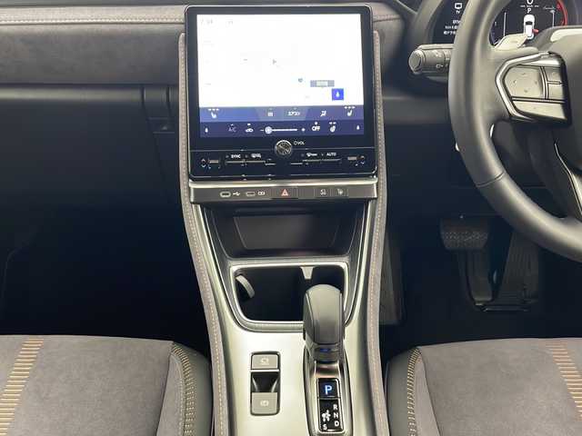 レクサス ＬＢＸ クール 秋田県 2024(令6)年 1.2万km パールⅡ 4WD/ワンオーナー/純正コネクティッドナビ（フルセグTV BT HDMI AMFMチューナー）/衝突被害軽減システム/レーンキープアシスト/クルーズコントロール/パーキングアシスト/クリアランスソナー/自動パーキングブレーキ/オートホールド/パドルシフト/ステアリングスイッチ/ステアリングヒーター/電動リアゲート/バック　全方位カメラ/ETC2.0/プッシュスタート　スマートキー/運転席パワーシート/前席シートヒーター/LEDヘッドライト　フォグランプ/純正18インチアルミホイール装着/純正フロアマット/シートメモリー/ハーフレザーシート/ウィンカーミラー/電動格納ミラー/保証書