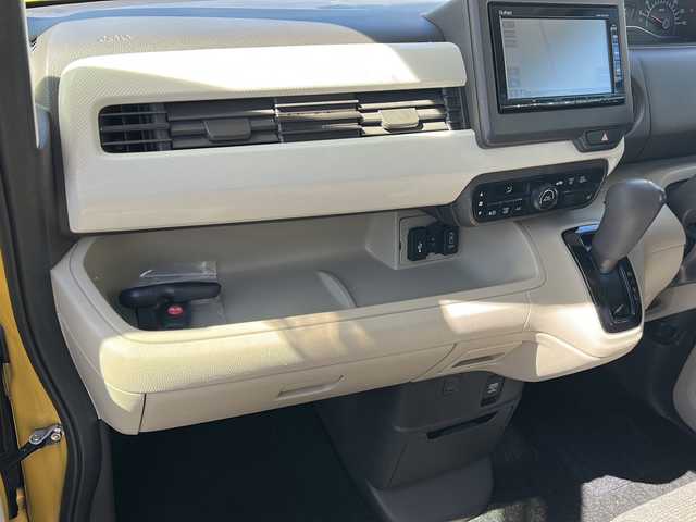 ホンダ Ｎ ＢＯＸ G スロープLホンダセンシング 岐阜県 2018(平30)年 7.2万km プレミアムイエローパールⅡ ワンオーナー/スローパー付き車イス仕様車/純正メーカーOPナビ【Gathers:VXM-165VFi】/（フルセグ.BT.CD.DVD.FM.AM.SD）/バックカメラ/コーナーセンサー（F/R）/Gathersドライブレコーダー/ビルドインETC/衝突被害軽減ブレーキ/先行車発進お知らせ機能/路外逸脱抑制機能/レーンキープアシスト/標識認識機能/レーダークルーズコントロール/シートヒーター（D/N）/両側パワースライドドア/ステアリングスイッチ/LEDヘッドライト/オートライト/純正ドアバイザー/純正フロアラバーマット/ISOFIX/ウインカーミラー/プッシュスタート/スマートキー