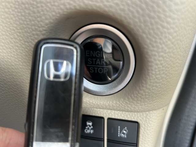ホンダ Ｎ ＢＯＸ G スロープLホンダセンシング 岐阜県 2018(平30)年 7.2万km プレミアムイエローパールⅡ ワンオーナー/スローパー付き車イス仕様車/純正メーカーOPナビ【Gathers:VXM-165VFi】/（フルセグ.BT.CD.DVD.FM.AM.SD）/バックカメラ/コーナーセンサー（F/R）/Gathersドライブレコーダー/ビルドインETC/衝突被害軽減ブレーキ/先行車発進お知らせ機能/路外逸脱抑制機能/レーンキープアシスト/標識認識機能/レーダークルーズコントロール/シートヒーター（D/N）/両側パワースライドドア/ステアリングスイッチ/LEDヘッドライト/オートライト/純正ドアバイザー/純正フロアラバーマット/ISOFIX/ウインカーミラー/プッシュスタート/スマートキー