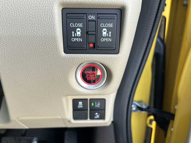 ホンダ Ｎ ＢＯＸ G スロープLホンダセンシング 岐阜県 2018(平30)年 7.2万km プレミアムイエローパールⅡ ワンオーナー/スローパー付き車イス仕様車/純正メーカーOPナビ【Gathers:VXM-165VFi】/（フルセグ.BT.CD.DVD.FM.AM.SD）/バックカメラ/コーナーセンサー（F/R）/Gathersドライブレコーダー/ビルドインETC/衝突被害軽減ブレーキ/先行車発進お知らせ機能/路外逸脱抑制機能/レーンキープアシスト/標識認識機能/レーダークルーズコントロール/シートヒーター（D/N）/両側パワースライドドア/ステアリングスイッチ/LEDヘッドライト/オートライト/純正ドアバイザー/純正フロアラバーマット/ISOFIX/ウインカーミラー/プッシュスタート/スマートキー