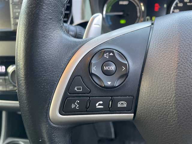 三菱 アウトランダー ＰＨＥＶ G プレミアムパッケージ 東京都 2013(平25)年 9.4万km シルキーホワイト (株)IDOMが運営する【じしゃロン昭島店】の自社ローン専用車両になりますこちらは現金またはオートローンご利用時の価格です。自社ローンご希望の方は別途その旨お申付け下さい/純正ナビ/BT/TV/SD/CD/DVD/ETC/バックカメラ/レーダークルーズコントロール/レーンキープアシスト/パワーバックドア/スマートキー/プッシュスタート/パワーシート/シートヒーター/ステアリングスイッチ/パドルシフト/純正フロアマット/純正アルミホイール