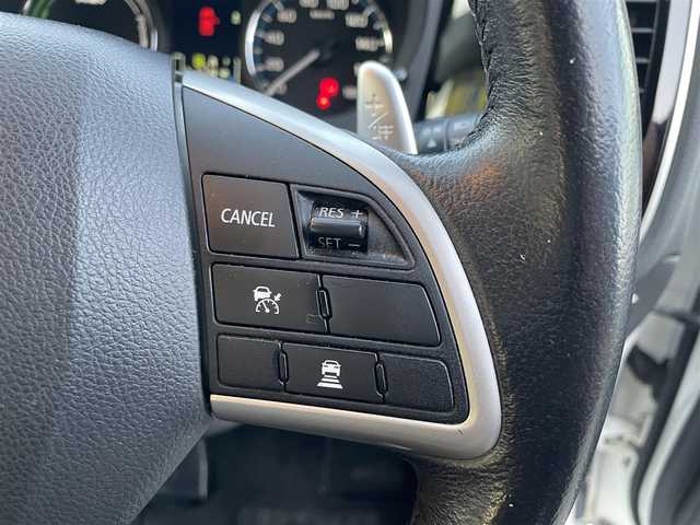 三菱 アウトランダー ＰＨＥＶ G プレミアムパッケージ 東京都 2013(平25)年 9.4万km シルキーホワイト (株)IDOMが運営する【じしゃロン昭島店】の自社ローン専用車両になりますこちらは現金またはオートローンご利用時の価格です。自社ローンご希望の方は別途その旨お申付け下さい/純正ナビ/BT/TV/SD/CD/DVD/ETC/バックカメラ/レーダークルーズコントロール/レーンキープアシスト/パワーバックドア/スマートキー/プッシュスタート/パワーシート/シートヒーター/ステアリングスイッチ/パドルシフト/純正フロアマット/純正アルミホイール