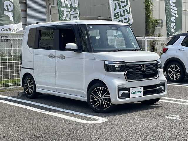 ホンダ Ｎ ＢＯＸ カスタム ターボ 兵庫県 2024(令6)年 1.6万km プラチナホワイトパール 登録時走行距離15342km/ターボ/7CVT/Honda SENSING/彩速ナビ/フルセグTV/Bluetooth/バックカメラ/渋滞追従機能付アダプティブクルーズコントロール/パーキングセンサーシステム/衝突軽減ブレーキ/近距離衝突軽減ブレーキ/合皮はーうレザーシート/前席シートヒーター/シートバックテーブル（運転席/助手席/パドルシフト/両側パワースライドドア/フルLEDヘッドランプ/ロールサンシェード（後席左右）/取扱説明書・保証書