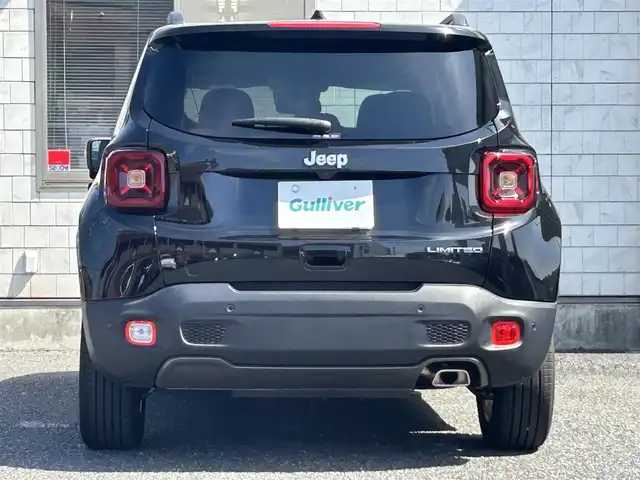 クライスラー・ジープ ジープ レネゲード リミテッド 福岡県 2021(令3)年 1.7万km 黒 ワンオーナー/純正8.4インチHDDナビ/　(AM/FM/Bluetooth/フルセグTV)/バックカメラ/アクティブセーフティシステム/・ドラックトルクコントロール/・トラクションコントロール/・パニックブレーキアシスト/・坂道発進補助装置/・ハンドル操作補助機能/・電子制御式横滑り抑制装置/・降坂時速度制御装置/アイドリングストップ/オートライト/クルーズコントロール/ブラインドスポットモニター/コーナーセンサー/クリアランスソナー/純正17インチアルミホイール/ルーフレール/黒色レザーシート/パワーシート（D/N）/シートヒーター（D/N）/ステアリングヒーター/ビルトインETC/純正フロアマット/電格ウインカーミラー/プッシュスタート/ISOFIX/シガーソケット/USB端子×2/スペアキー×1/保証書/取扱説明書/ナビ取扱説明書