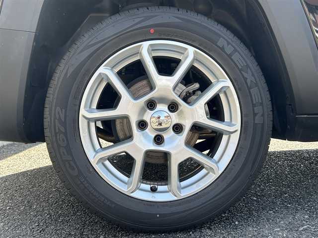 クライスラー・ジープ ジープ レネゲード リミテッド 福岡県 2021(令3)年 1.7万km 黒 ワンオーナー/純正8.4インチHDDナビ/　(AM/FM/Bluetooth/フルセグTV)/バックカメラ/アクティブセーフティシステム/・ドラックトルクコントロール/・トラクションコントロール/・パニックブレーキアシスト/・坂道発進補助装置/・ハンドル操作補助機能/・電子制御式横滑り抑制装置/・降坂時速度制御装置/アイドリングストップ/オートライト/クルーズコントロール/ブラインドスポットモニター/コーナーセンサー/クリアランスソナー/純正17インチアルミホイール/ルーフレール/黒色レザーシート/パワーシート（D/N）/シートヒーター（D/N）/ステアリングヒーター/ビルトインETC/純正フロアマット/電格ウインカーミラー/プッシュスタート/ISOFIX/シガーソケット/USB端子×2/スペアキー×1/保証書/取扱説明書/ナビ取扱説明書