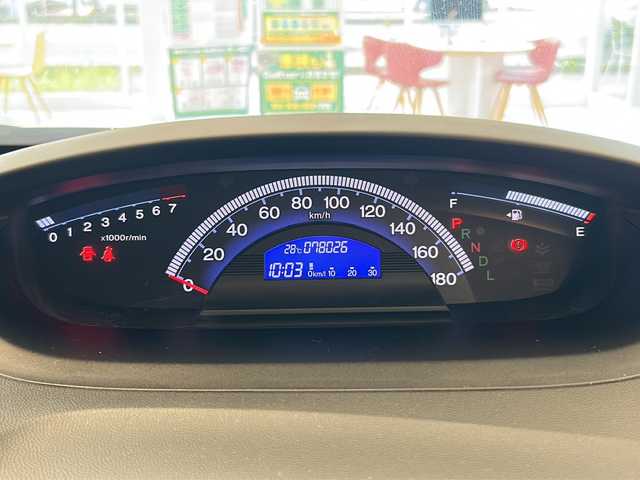 ホンダ フリード G ジャストセレクション+ 岐阜県 2014(平26)年 7.8万km ホワイトオーキッドパール 純正ナビゲーション(VXM-145VSi)/バックモニター/Bluetooth/テレビ・CD/ETC/ワンオーナー/社外レーダー探知機/２列目外側アームレスト/ジャストセレクション装備/ディスチャージヘッドライト（オートライトコントロール付）/パワースライドドア（リア左側）＋スライドドア・イージークローザー（リア両側）/Hondaスマートキーシステム/スペアキー×１/フルオート・エアコンディショナー（外気温度表示機能付）/イモビライザー（国土交通省認可品）/セキュリティアラーム/プライムムース＆スウェード調ファブリックコンビシート/スーパーＵＶカットガラス（フロントドア）/ＶＳＡ(ＡＢＳ＋ＴＣＳ＋横すべり抑制)＆ヒルスタートアシスト