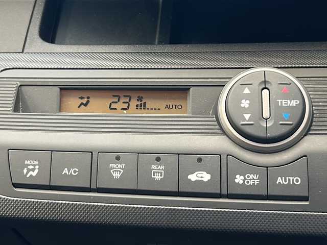 ホンダ フリード G ジャストセレクション+ 岐阜県 2014(平26)年 7.8万km ホワイトオーキッドパール 純正ナビゲーション(VXM-145VSi)/バックモニター/Bluetooth/テレビ・CD/ETC/ワンオーナー/社外レーダー探知機/２列目外側アームレスト/ジャストセレクション装備/ディスチャージヘッドライト（オートライトコントロール付）/パワースライドドア（リア左側）＋スライドドア・イージークローザー（リア両側）/Hondaスマートキーシステム/スペアキー×１/フルオート・エアコンディショナー（外気温度表示機能付）/イモビライザー（国土交通省認可品）/セキュリティアラーム/プライムムース＆スウェード調ファブリックコンビシート/スーパーＵＶカットガラス（フロントドア）/ＶＳＡ(ＡＢＳ＋ＴＣＳ＋横すべり抑制)＆ヒルスタートアシスト