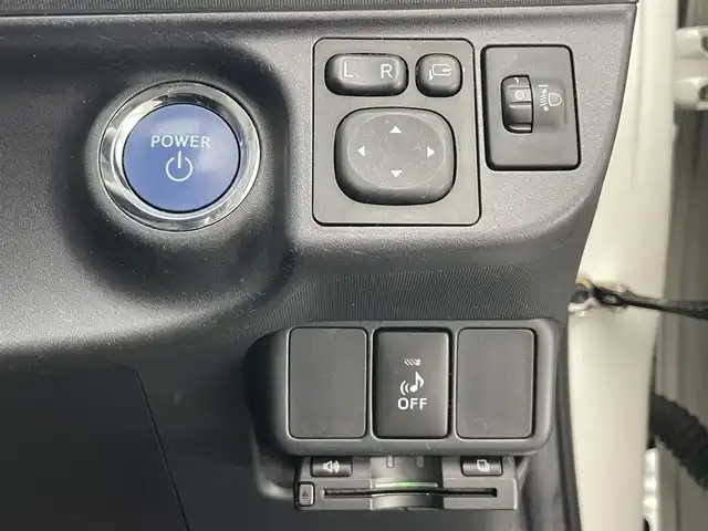 トヨタ アクア G 愛知県 2014(平26)年 6.5万km ライムホワイトパールクリスタルシャイン 純正ナビ　禁煙車　フルセグＴＶ　ＤＶＤ　バックカメラ　Ｂｌｕｅｔｏｏｔｈ　オートライト　ＥＴＣ　キセノンライト　社外１５インチＡＷ（WOODBELL）　純正フロアマット　プッシュスタート　スマートキー　