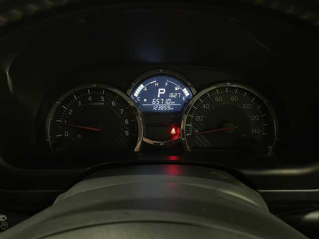 スズキ ジムニー ランドベンチャー 新潟県 2017(平29)年 12.4万km パールホワイト ワンオーナー/運転席助手席シートヒーター/LEDリングイルミネーション付マルチリフレクターハロゲンフォグランプ/電動格納式ヒーテッドドアミラー/社外ナビゲーション/(AM/FM/CD/SD/フルセグTV)/パートタイム4WD/純正ホイール/純正フロアマット/ドアバイザー/社外ETC/保証書/取扱説明書