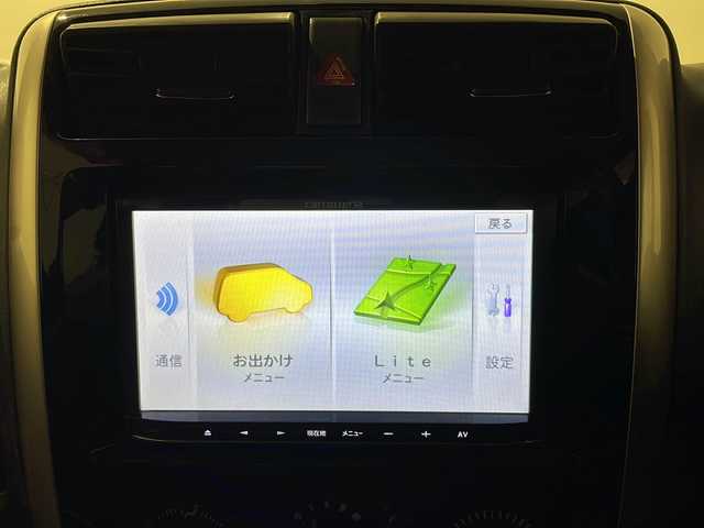 スズキ ジムニー ランドベンチャー 新潟県 2017(平29)年 12.4万km パールホワイト ワンオーナー/運転席助手席シートヒーター/LEDリングイルミネーション付マルチリフレクターハロゲンフォグランプ/電動格納式ヒーテッドドアミラー/社外ナビゲーション/(AM/FM/CD/SD/フルセグTV)/パートタイム4WD/純正ホイール/純正フロアマット/ドアバイザー/社外ETC/保証書/取扱説明書