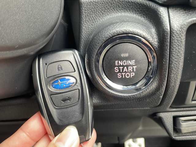 スバル フォレスター ハイブリッド アドバンス 兵庫県 2018(平30)年 5.5万km セピアブロンズM ワンオーナー/４WD/純正SDナビ/　Bluetooth/CD/DVD/USB/AM/FM/iPod/フルセグテレビ（走行中視聴可能）/車外カメラ（バック・サイド）/純正ビルトインETC/ドライブレコーダー（前方のみ）/ステアリングヒーター/パワーステアリング/パドルシフト/MTモード付AT/ブラインドスポットモニター/パワーウインドウ/パーキングアシスト/アイドリングストップ/電動リアゲート/サンルーフ/パワーシート（D+N席）/ルーフレール/コーナーセンサー（後方）/LEDヘッドライト/アンチロック・ブレーキ・システム/レーンキープアシスト/横滑り防止装置/レーンキープアシスト/盗難防止装置/i-ACTIVSENSE（衝突被害軽減システム）/スペアキー（1本）/保証書/取扱説明書/記録簿