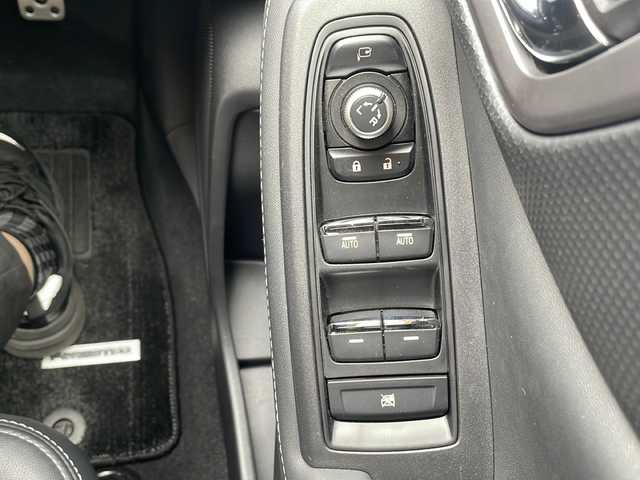 スバル フォレスター ハイブリッド アドバンス 兵庫県 2018(平30)年 5.5万km セピアブロンズM ワンオーナー/４WD/純正SDナビ/　Bluetooth/CD/DVD/USB/AM/FM/iPod/フルセグテレビ（走行中視聴可能）/車外カメラ（バック・サイド）/純正ビルトインETC/ドライブレコーダー（前方のみ）/ステアリングヒーター/パワーステアリング/パドルシフト/MTモード付AT/ブラインドスポットモニター/パワーウインドウ/パーキングアシスト/アイドリングストップ/電動リアゲート/サンルーフ/パワーシート（D+N席）/ルーフレール/コーナーセンサー（後方）/LEDヘッドライト/アンチロック・ブレーキ・システム/レーンキープアシスト/横滑り防止装置/レーンキープアシスト/盗難防止装置/i-ACTIVSENSE（衝突被害軽減システム）/スペアキー（1本）/保証書/取扱説明書/記録簿