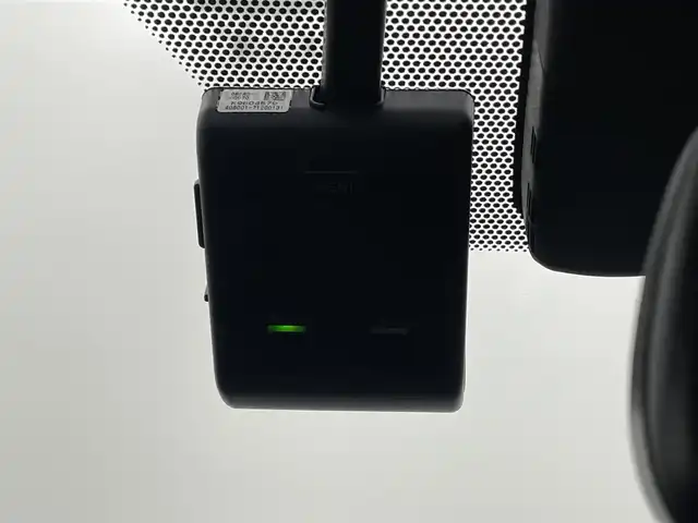 トヨタ プリウス A ツーリングセレクション 岡山県 2018(平30)年 7.3万km ホワイトパールクリスタルシャイン モデリスタエアロ/純正ナビ（NSZT-W68T）/・FM/AM/Bluetooth/フルセグ/CD/DVD/バックカメラ/合皮シート/・シートヒーター/HUD/パーキングアシスト/ドライブレコーダー/ETC/トヨタセーフティーセンス/・プリクラッシュセーフティ/・レーンディパーチャーアラート/・レーダークルーズコントロール/・オートマチックハイビーム/・コーナーセンサー/BSM/純正アルミ/純正フロアマット/新車保証書/取扱説明書/スペアキー×１