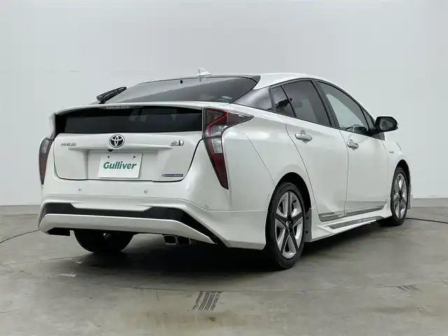 トヨタ プリウス A ツーリングセレクション 岡山県 2018(平30)年 7.3万km ホワイトパールクリスタルシャイン モデリスタエアロ/純正ナビ（NSZT-W68T）/・FM/AM/Bluetooth/フルセグ/CD/DVD/バックカメラ/合皮シート/・シートヒーター/HUD/パーキングアシスト/ドライブレコーダー/ETC/トヨタセーフティーセンス/・プリクラッシュセーフティ/・レーンディパーチャーアラート/・レーダークルーズコントロール/・オートマチックハイビーム/・コーナーセンサー/BSM/純正アルミ/純正フロアマット/新車保証書/取扱説明書/スペアキー×１