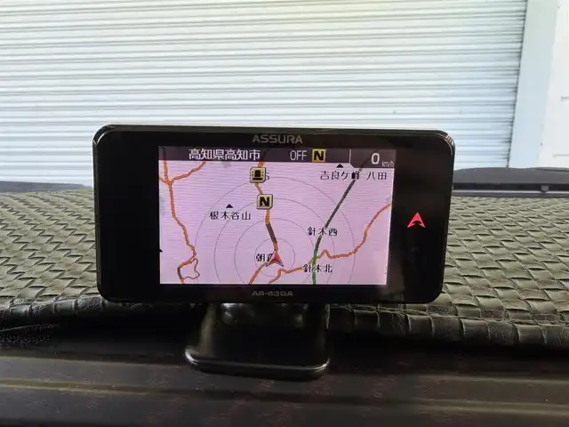 トヨタ ハイエース GL 高知県 2014(平26)年 10.9万km ホワイトパールクリスタルシャイン 社外ナビ/　Bluetooth/フルセグ/　CD/DVD/AM/FM/TVモニター/バックカメラ/ビルトインETC/LEDヘッドライト/レーダー探知機/オンダッシュモニター/4列シート/レザーシートカバー/後付けドリンクホルダー/後付けフロントテーブル/スピーカーユニット/後席用モニター/社外20インチアルミホイール（GPO MOTORING)/後付けライト/後付けルームライト/片側パワースライドドア/社外フロアマット/100Vコンセント/ローダウン/スマートキー/プッシュスタート/保証書/取扱説明書/盗難防止装置