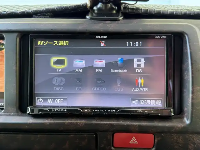 トヨタ ハイエース GL 高知県 2014(平26)年 10.9万km ホワイトパールクリスタルシャイン 社外ナビ/　Bluetooth/フルセグ/　CD/DVD/AM/FM/TVモニター/バックカメラ/ビルトインETC/LEDヘッドライト/レーダー探知機/オンダッシュモニター/4列シート/レザーシートカバー/後付けドリンクホルダー/後付けフロントテーブル/スピーカーユニット/後席用モニター/社外20インチアルミホイール（GPO MOTORING)/後付けライト/後付けルームライト/片側パワースライドドア/社外フロアマット/100Vコンセント/ローダウン/スマートキー/プッシュスタート/保証書/取扱説明書/盗難防止装置