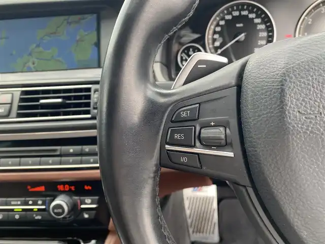 ＢＭＷ ５２８ｉ 30th アニバーサリーEd 福岡県 2011(平23)年 12.9万km カーボンブラックM 茶革/シートヒーター/パワーシート/純正ナビ/フルセグ/バックカメラ/ミラー型ETC/オートライト/パドルシフト/ドラレコ