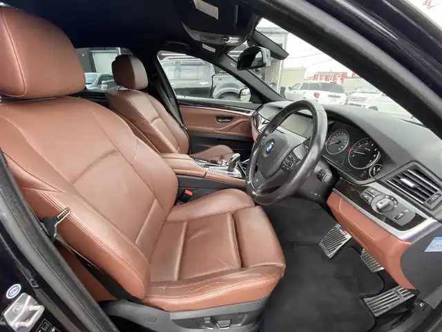 ＢＭＷ ５２８ｉ 30th アニバーサリーEd 福岡県 2011(平23)年 12.9万km カーボンブラックM 茶革/シートヒーター/パワーシート/純正ナビ/フルセグ/バックカメラ/ミラー型ETC/オートライト/パドルシフト/ドラレコ