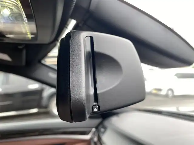 ＢＭＷ ５２８ｉ 30th アニバーサリーEd 福岡県 2011(平23)年 12.9万km カーボンブラックM 茶革/シートヒーター/パワーシート/純正ナビ/フルセグ/バックカメラ/ミラー型ETC/オートライト/パドルシフト/ドラレコ