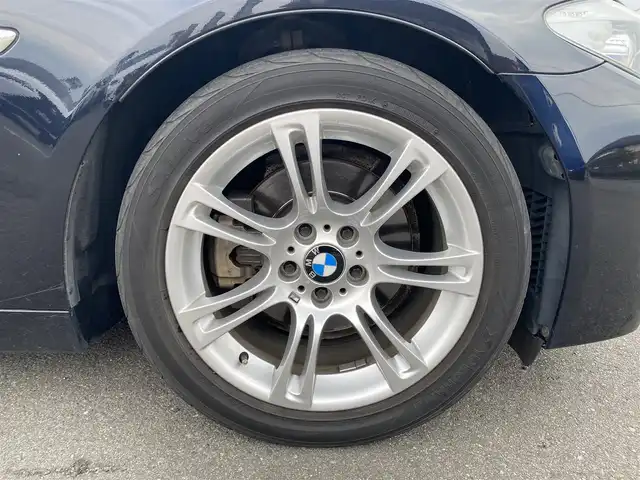 ＢＭＷ ５２８ｉ 30th アニバーサリーEd 福岡県 2011(平23)年 12.9万km カーボンブラックM 茶革/シートヒーター/パワーシート/純正ナビ/フルセグ/バックカメラ/ミラー型ETC/オートライト/パドルシフト/ドラレコ