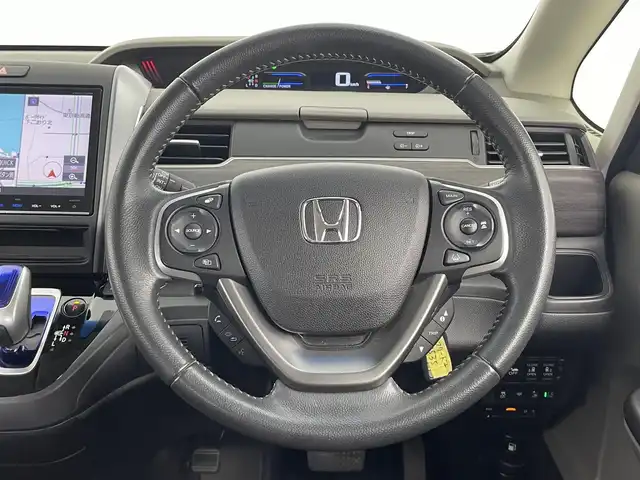 ホンダ フリード＋ ハイブリット EX 大分県 2017(平29)年 7.8万km ホワイトオーキッドパール 純正ナビ/ （CD/DVD/フルセグ/SD/USB）/バックカメラ/両側パワースライドドア/HONDA SENSING/・アダプティブクルーズコントロール/・衝突軽減ブレーキ/・車線維持支援システム/・誤発進抑制機能/・先行車発進お知らせ機能/・オートハイビーム/・標識認識機能/LEDオートヘッドライト/ビルトインETC/ステアリングスイッチ/横滑り防止装置/プッシュスタート
