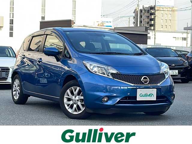 日産 ノート X DIG－S 福岡県 2015(平27)年 5.5万km シャイニングブルー 純正ナビ（Ｂｌｏｏｔｏｏｔｈ・ラジオ・フルセグＴＶ・ＤＶＤ・ＣＤ）　/デジタルバックミラー　/ETC/アイドリングストップ/横滑り防止装置　/レーンキープアシスト　/前席Ｗエアバック　/衝突被害軽減システム/純正15インチアルミホイール/パワーウィンドウ/パワーステアリング/スマートキー/スペアキー1本/取扱説明書
