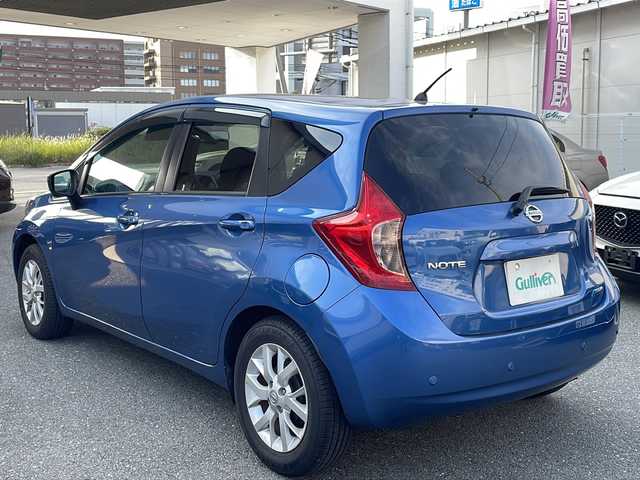 日産 ノート X DIG－S 福岡県 2015(平27)年 5.5万km シャイニングブルー 純正ナビ（Ｂｌｏｏｔｏｏｔｈ・ラジオ・フルセグＴＶ・ＤＶＤ・ＣＤ）　/デジタルバックミラー　/ETC/アイドリングストップ/横滑り防止装置　/レーンキープアシスト　/前席Ｗエアバック　/衝突被害軽減システム/純正15インチアルミホイール/パワーウィンドウ/パワーステアリング/スマートキー/スペアキー1本/取扱説明書