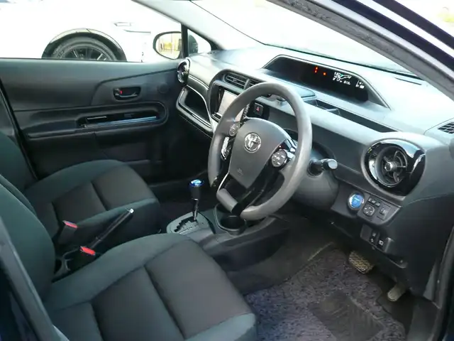 トヨタ アクア S スタイルブラック 静岡県 2017(平29)年 3.7万km ダークブルーマイカ ワンオーナー/禁煙車/セーフティーセンスC/プリクラッシュセーフティー/レーンディパーチャーアラート/オートマチックハイビーム/純正オプションナビ/バックカメラ/Bluetooth/ワンセグTV/スマートキー/スペアキー/フロアマット/ドアバイザー/新車保証書/取扱説明書