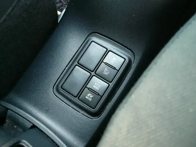 トヨタ アクア S スタイルブラック 静岡県 2017(平29)年 3.7万km ダークブルーマイカ ワンオーナー/禁煙車/セーフティーセンスC/プリクラッシュセーフティー/レーンディパーチャーアラート/オートマチックハイビーム/純正オプションナビ/バックカメラ/Bluetooth/ワンセグTV/スマートキー/スペアキー/フロアマット/ドアバイザー/新車保証書/取扱説明書