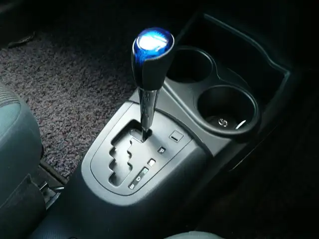 トヨタ アクア S スタイルブラック 静岡県 2017(平29)年 3.7万km ダークブルーマイカ ワンオーナー/禁煙車/セーフティーセンスC/プリクラッシュセーフティー/レーンディパーチャーアラート/オートマチックハイビーム/純正オプションナビ/バックカメラ/Bluetooth/ワンセグTV/スマートキー/スペアキー/フロアマット/ドアバイザー/新車保証書/取扱説明書