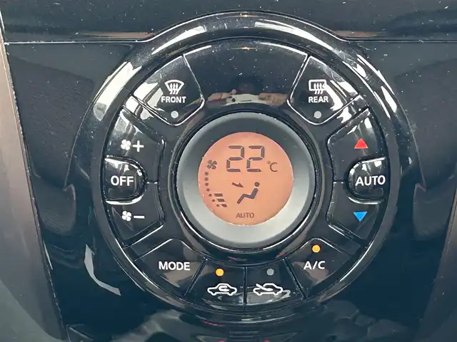 日産 ノート e－パワー メダリスト 兵庫県 2017(平29)年 7万km ガーネットレッド 純正7インチSDナビ/BT/FM/AM/CD/バックカメラ/ETC/純正ドライブレコーダー/アラウンドビュー/フロントカメラ/車線逸脱警報装置/衝突軽減ブレーキ/ステアリングスイッチ/革巻ステアリング/車線逸脱警報装置/衝突軽減ブレーキ/ウィンカーミラー/FOGランプ