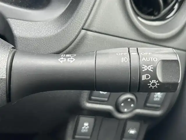 日産 ノート e－パワー メダリスト 兵庫県 2017(平29)年 7万km ガーネットレッド 純正7インチSDナビ/BT/FM/AM/CD/バックカメラ/ETC/純正ドライブレコーダー/アラウンドビュー/フロントカメラ/車線逸脱警報装置/衝突軽減ブレーキ/ステアリングスイッチ/革巻ステアリング/車線逸脱警報装置/衝突軽減ブレーキ/ウィンカーミラー/FOGランプ