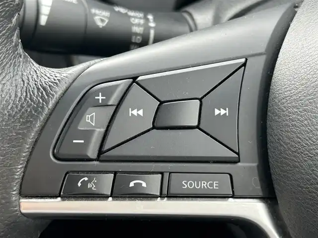 日産 ノート e－パワー メダリスト 兵庫県 2017(平29)年 7万km ガーネットレッド 純正7インチSDナビ/BT/FM/AM/CD/バックカメラ/ETC/純正ドライブレコーダー/アラウンドビュー/フロントカメラ/車線逸脱警報装置/衝突軽減ブレーキ/ステアリングスイッチ/革巻ステアリング/車線逸脱警報装置/衝突軽減ブレーキ/ウィンカーミラー/FOGランプ