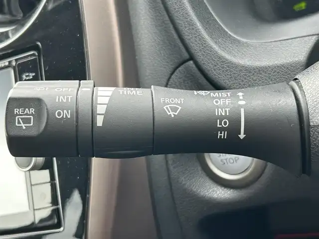 日産 ノート e－パワー メダリスト 兵庫県 2017(平29)年 7万km ガーネットレッド 純正7インチSDナビ/BT/FM/AM/CD/バックカメラ/ETC/純正ドライブレコーダー/アラウンドビュー/フロントカメラ/車線逸脱警報装置/衝突軽減ブレーキ/ステアリングスイッチ/革巻ステアリング/車線逸脱警報装置/衝突軽減ブレーキ/ウィンカーミラー/FOGランプ