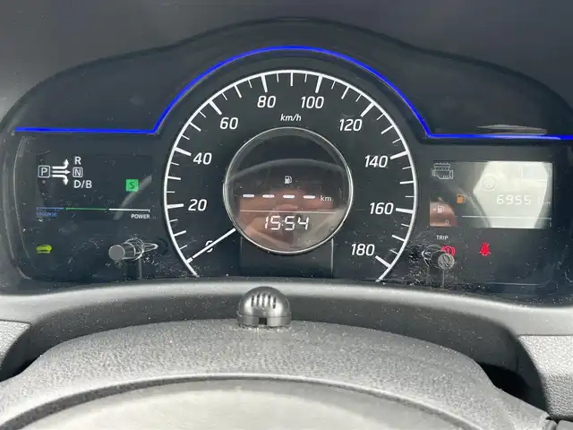 日産 ノート e－パワー メダリスト 兵庫県 2017(平29)年 7万km ガーネットレッド 純正7インチSDナビ/BT/FM/AM/CD/バックカメラ/ETC/純正ドライブレコーダー/アラウンドビュー/フロントカメラ/車線逸脱警報装置/衝突軽減ブレーキ/ステアリングスイッチ/革巻ステアリング/車線逸脱警報装置/衝突軽減ブレーキ/ウィンカーミラー/FOGランプ