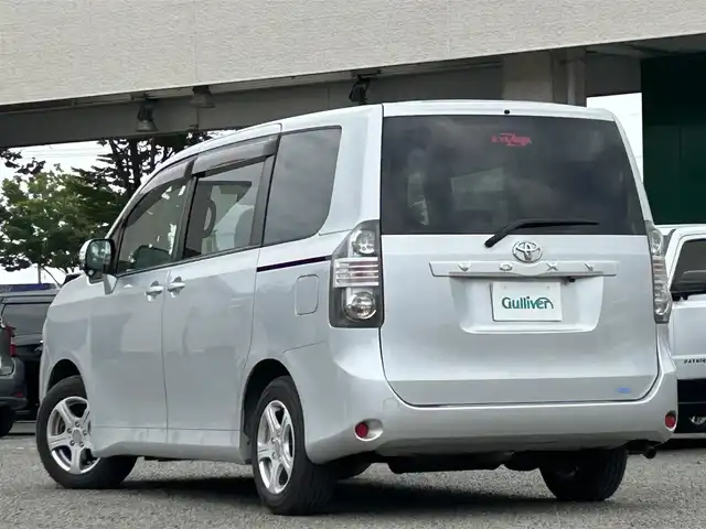 トヨタ ヴォクシー X Lエディション 宮城県 2008(平20)年 16.1万km シルバーM 社外エンジンスターター　//ビルトインＥＴＣ　//純正マット　//社外ナビ（ＤＶＤ，ＴＶ，ＢＴ，ＦＭ，ＡＭ）　//社外ＡＷ冬タイヤ　//純正鉄チン　//片側Pスライド　