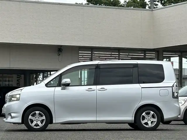 トヨタ ヴォクシー X Lエディション 宮城県 2008(平20)年 16.1万km シルバーM 社外エンジンスターター　//ビルトインＥＴＣ　//純正マット　//社外ナビ（ＤＶＤ，ＴＶ，ＢＴ，ＦＭ，ＡＭ）　//社外ＡＷ冬タイヤ　//純正鉄チン　//片側Pスライド　