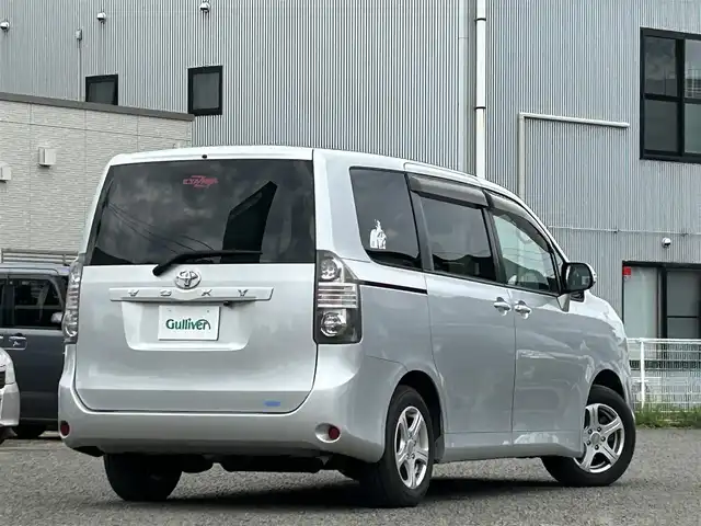 トヨタ ヴォクシー X Lエディション 宮城県 2008(平20)年 16.1万km シルバーM 社外エンジンスターター　//ビルトインＥＴＣ　//純正マット　//社外ナビ（ＤＶＤ，ＴＶ，ＢＴ，ＦＭ，ＡＭ）　//社外ＡＷ冬タイヤ　//純正鉄チン　//片側Pスライド　
