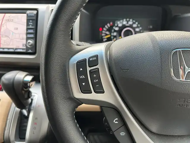 ホンダ ステップワゴン G インターナビコンフォートセレ 埼玉県 2013(平25)年 3.8万km スーパープラチナメタリック 純正ナビ（AM/FM/TV）/バックカメラ/クルーズコントロール/ビルトインＥＴＣ/両側パワースライドドア/純正フロアマット/純正16インチAW/ドアバイザー/オートライト/ヘッドライト/横滑り防止/アイドリングストップ/電動格納ミラー/スマートキー/スペアキー1本/保証書/車両/ナビ取扱説明書