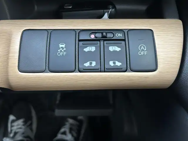 ホンダ ステップワゴン G インターナビコンフォートセレ 埼玉県 2013(平25)年 3.8万km スーパープラチナメタリック 純正ナビ（AM/FM/TV）/バックカメラ/クルーズコントロール/ビルトインＥＴＣ/両側パワースライドドア/純正フロアマット/純正16インチAW/ドアバイザー/オートライト/ヘッドライト/横滑り防止/アイドリングストップ/電動格納ミラー/スマートキー/スペアキー1本/保証書/車両/ナビ取扱説明書