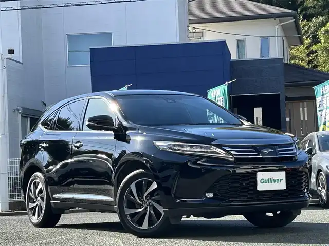 トヨタ ハリアー プレミアム 熊本県 2019(平31)年 12.4万km ブラック ワンオーナー/パノラマムーンルーフ/純正9インチナビ（NSZT-Y68T）/【フルセグTV/Bluetooth/CD/DVD】/バックカメラ/レーダークルーズコントロール/プリクラッシュセーフティー/レーンディパーチャーアラート/クリアランスソナー/オートLEDライト/オートハイビーム/ウィンカーミラー/ブレーキホールド/パワーバックドア/ハーフレザーシート/D席パワーシート/純正18インチAW/革巻きステアリング/ステアリングスイッチ/ドライブレコーダー前後/ETC/プッシュスタート/スマートキー/純正フロアマット/横滑り防止装置/アイドリングストップ/ABS/保証書/スペアキー