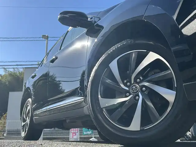 トヨタ ハリアー プレミアム 熊本県 2019(平31)年 12.4万km ブラック ワンオーナー/パノラマムーンルーフ/純正9インチナビ（NSZT-Y68T）/【フルセグTV/Bluetooth/CD/DVD】/バックカメラ/レーダークルーズコントロール/プリクラッシュセーフティー/レーンディパーチャーアラート/クリアランスソナー/オートLEDライト/オートハイビーム/ウィンカーミラー/ブレーキホールド/パワーバックドア/ハーフレザーシート/D席パワーシート/純正18インチAW/革巻きステアリング/ステアリングスイッチ/ドライブレコーダー前後/ETC/プッシュスタート/スマートキー/純正フロアマット/横滑り防止装置/アイドリングストップ/ABS/保証書/スペアキー