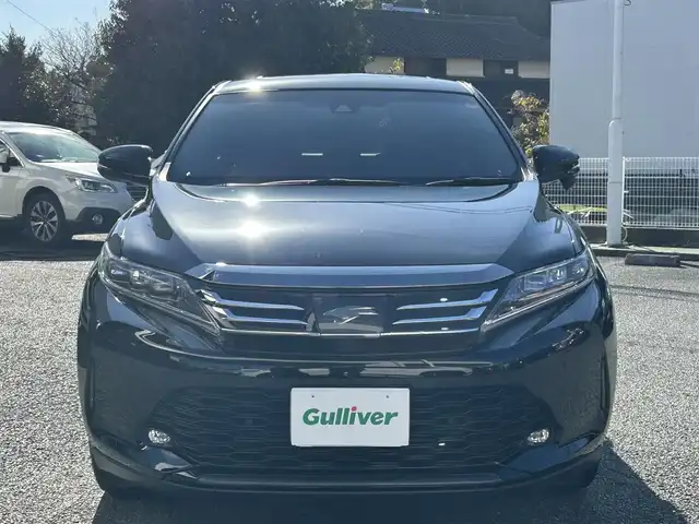 トヨタ ハリアー プレミアム 熊本県 2019(平31)年 12.4万km ブラック ワンオーナー/パノラマムーンルーフ/純正9インチナビ（NSZT-Y68T）/【フルセグTV/Bluetooth/CD/DVD】/バックカメラ/レーダークルーズコントロール/プリクラッシュセーフティー/レーンディパーチャーアラート/クリアランスソナー/オートLEDライト/オートハイビーム/ウィンカーミラー/ブレーキホールド/パワーバックドア/ハーフレザーシート/D席パワーシート/純正18インチAW/革巻きステアリング/ステアリングスイッチ/ドライブレコーダー前後/ETC/プッシュスタート/スマートキー/純正フロアマット/横滑り防止装置/アイドリングストップ/ABS/保証書/スペアキー