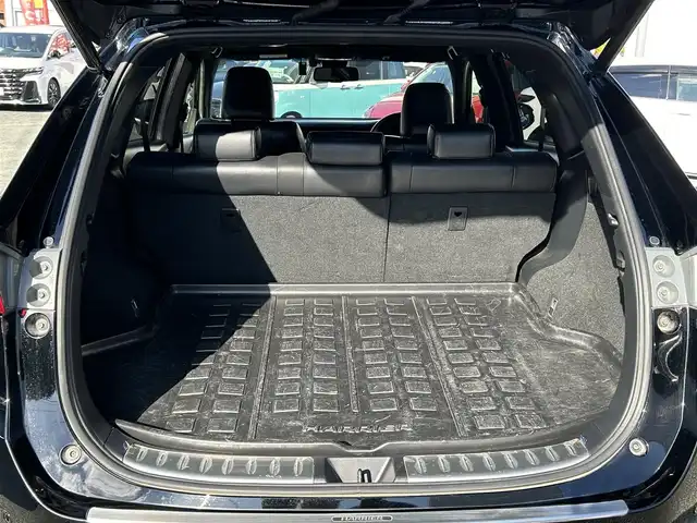 トヨタ ハリアー プレミアム 熊本県 2019(平31)年 12.4万km ブラック ワンオーナー/パノラマムーンルーフ/純正9インチナビ（NSZT-Y68T）/【フルセグTV/Bluetooth/CD/DVD】/バックカメラ/レーダークルーズコントロール/プリクラッシュセーフティー/レーンディパーチャーアラート/クリアランスソナー/オートLEDライト/オートハイビーム/ウィンカーミラー/ブレーキホールド/パワーバックドア/ハーフレザーシート/D席パワーシート/純正18インチAW/革巻きステアリング/ステアリングスイッチ/ドライブレコーダー前後/ETC/プッシュスタート/スマートキー/純正フロアマット/横滑り防止装置/アイドリングストップ/ABS/保証書/スペアキー