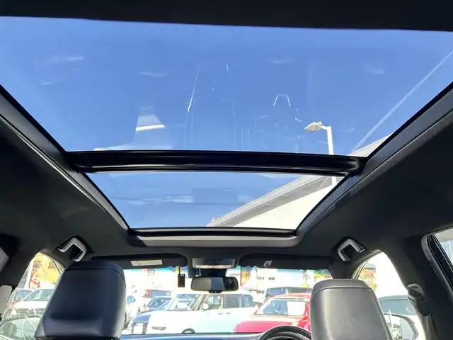 トヨタ ハリアー プレミアム 熊本県 2019(平31)年 12.4万km ブラック ワンオーナー/パノラマムーンルーフ/純正9インチナビ（NSZT-Y68T）/【フルセグTV/Bluetooth/CD/DVD】/バックカメラ/レーダークルーズコントロール/プリクラッシュセーフティー/レーンディパーチャーアラート/クリアランスソナー/オートLEDライト/オートハイビーム/ウィンカーミラー/ブレーキホールド/パワーバックドア/ハーフレザーシート/D席パワーシート/純正18インチAW/革巻きステアリング/ステアリングスイッチ/ドライブレコーダー前後/ETC/プッシュスタート/スマートキー/純正フロアマット/横滑り防止装置/アイドリングストップ/ABS/保証書/スペアキー