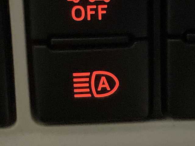 ダイハツ ムーヴ キャンバス G メイクアップ VS SAⅢ 茨城県 2022(令4)年 1.2万km パールホワイトⅢ/スムースグレーマイカメタリック 2トーン ストラーダナビ/Bluetooth/フルセグTV/両側パワースライドドア/シートヒーター/ドライブレコーダー/ビルトインETC/パノラマモニター/アイドリングストップ/横滑り防止装置/衝突軽減システム/オートライト/オートマチックハイビーム/LEDヘッドライト/コーナーセンサー/純正フロアマット/スマートキー