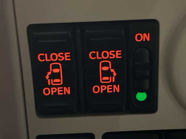 ダイハツ ムーヴ キャンバス G メイクアップ VS SAⅢ 茨城県 2022(令4)年 1.2万km パールホワイトⅢ/スムースグレーマイカメタリック 2トーン ストラーダナビ/Bluetooth/フルセグTV/両側パワースライドドア/シートヒーター/ドライブレコーダー/ビルトインETC/パノラマモニター/アイドリングストップ/横滑り防止装置/衝突軽減システム/オートライト/オートマチックハイビーム/LEDヘッドライト/コーナーセンサー/純正フロアマット/スマートキー