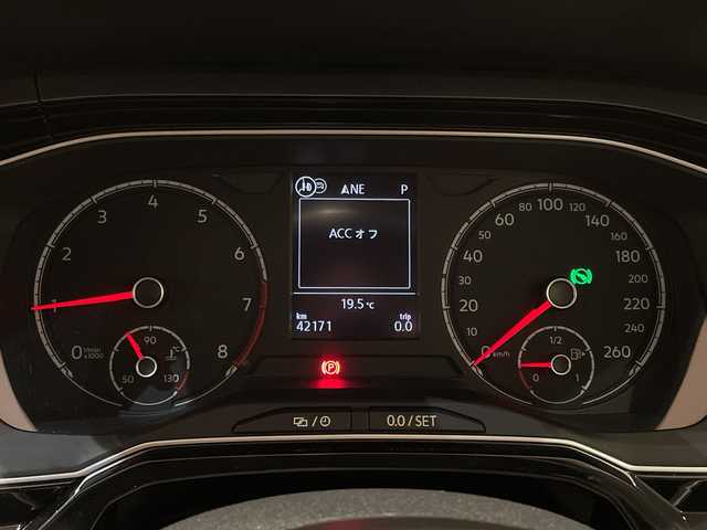 フォルクスワーゲン ポロ TSIハイライン 新潟県 2018(平30)年 4.3万km フラッシュレッド Volkswagen純正インフォテイメントシステム“Discover Pro”/・CD/DVD/BT/・ナビゲーションシステム/オールインセーフティ/・アダプティブクルーズコントロール/・プリクラッシュブレーキシステム/・ブラインドスポットディテクション/・パークディスタンスコントロール/・スタティックコーナリングライト/・リヤトラフィックアラート/・リヤビューカメラ/・オプティカルパーキングシステム/・ブレーキアシスト/ETC2.0