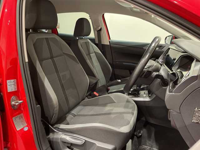 フォルクスワーゲン ポロ TSIハイライン 新潟県 2018(平30)年 4.3万km フラッシュレッド Volkswagen純正インフォテイメントシステム“Discover Pro”/・CD/DVD/BT/・ナビゲーションシステム/オールインセーフティ/・アダプティブクルーズコントロール/・プリクラッシュブレーキシステム/・ブラインドスポットディテクション/・パークディスタンスコントロール/・スタティックコーナリングライト/・リヤトラフィックアラート/・リヤビューカメラ/・オプティカルパーキングシステム/・ブレーキアシスト/ETC2.0